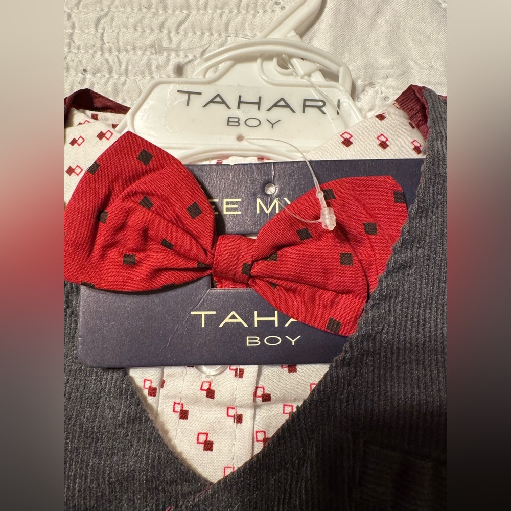Tahari baby boy 3 piece outfit size 12 months brand new with tags Never - Picture 5 of 6